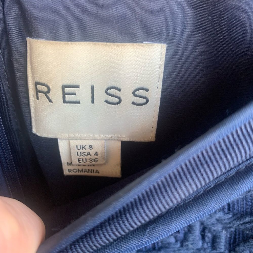Reiss Beautiful Navy Skirt with Kick Pleat Size 8 crochet lace overlay - Picture 4 of 6